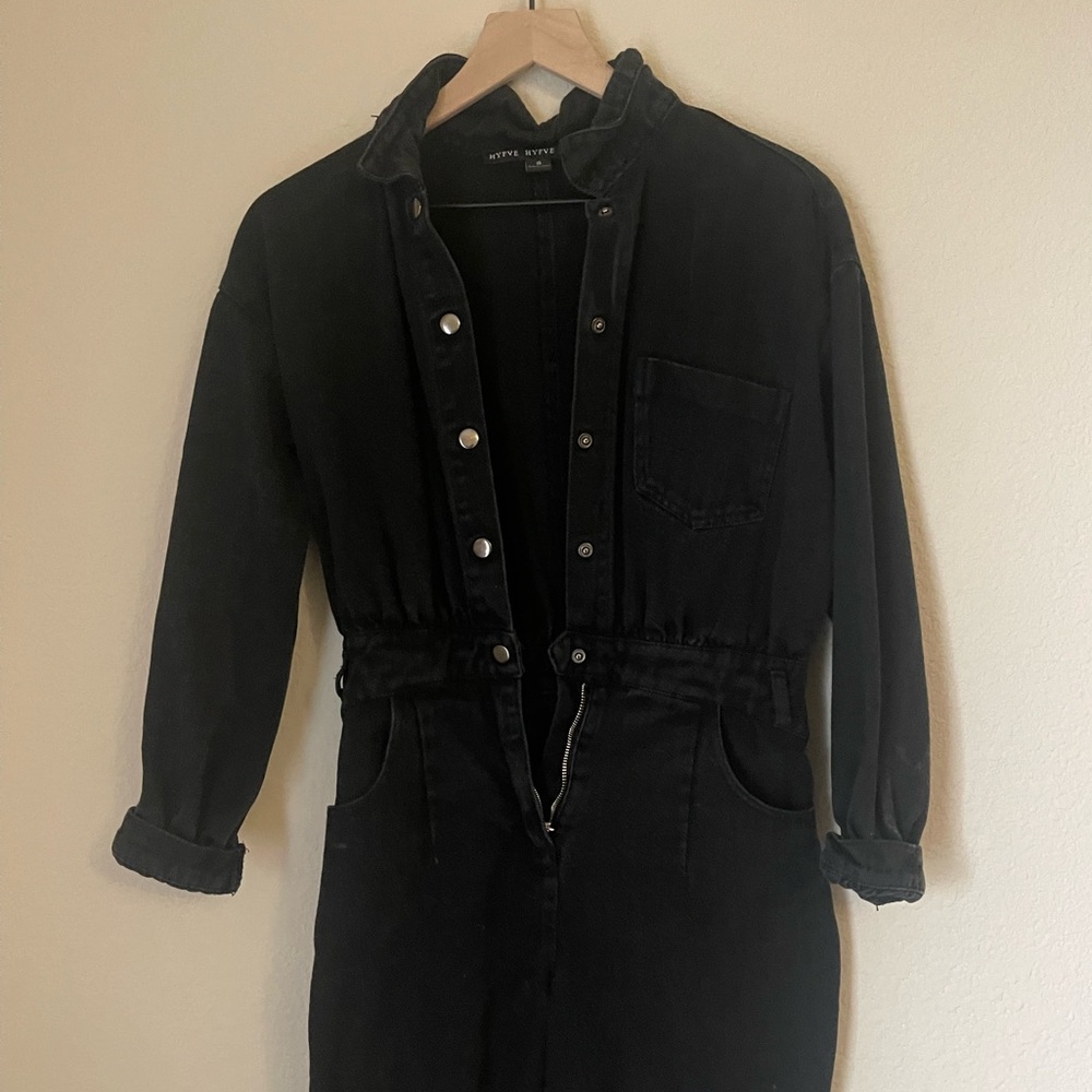 BLACK COVERALLS